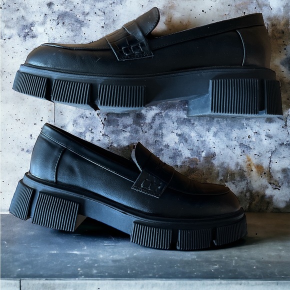 Schuh Chunky Heel Black Oxford Style Slip-on Loafers, Excellent Preloved Cond. - Picture 3 of 7